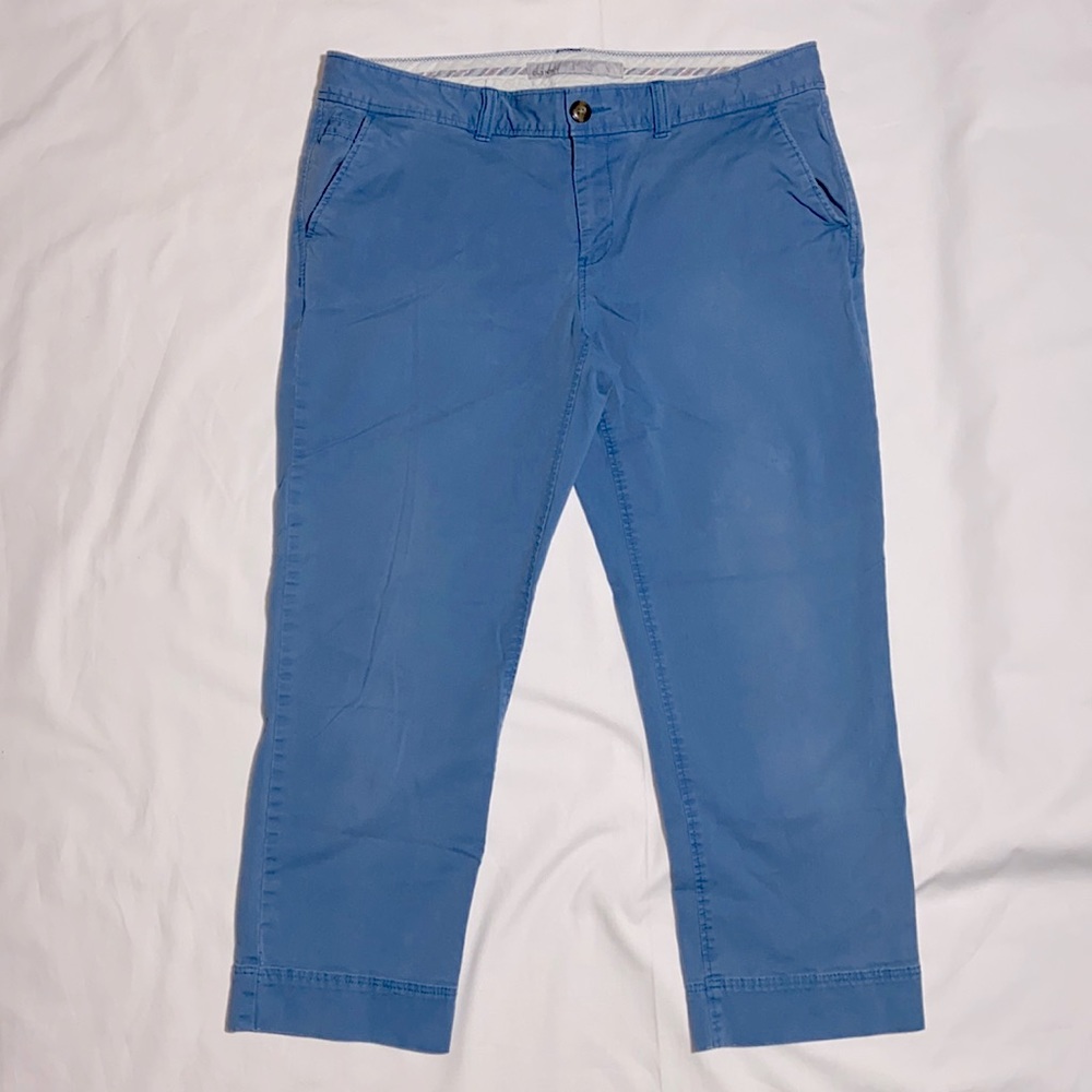 Old Navy Perfect Khaki Capri. Size 8. Blue.